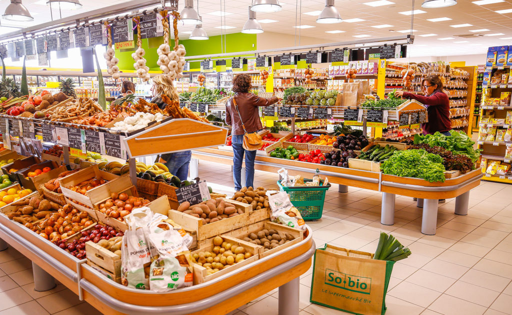 Rayons fruits et légumes So.bio, le supermarché Bio